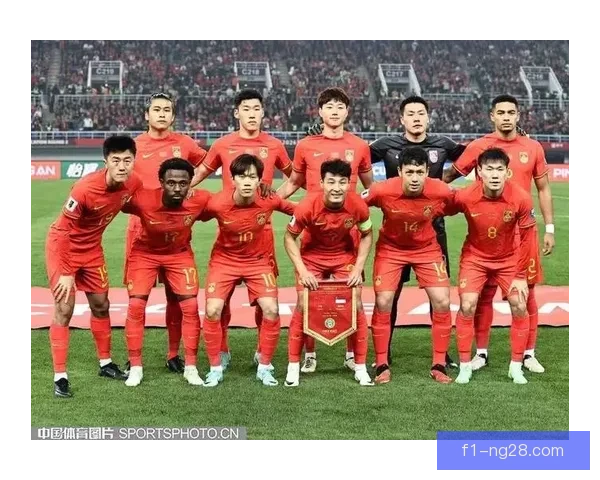 中国男足主场惜败日本展现顽强拼搏精神赢得尊重